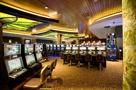 Mohegan Sun | Pocono Downs Gaming and Entertainment Complex